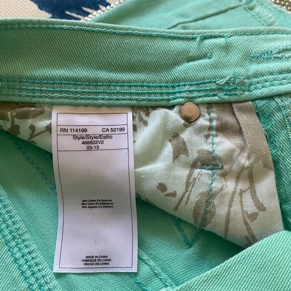 Roxy Mint Green Denim Shorts NWOT - Picture 6 of 8